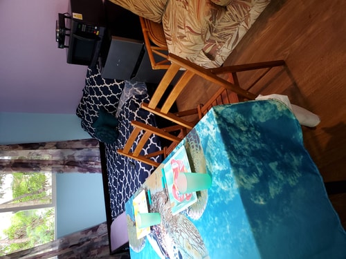 Downtown Wailuku Studio • Queen Bed + AC