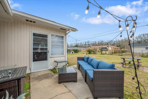 Spacious Backyard • Alfresco Dining • Pet Friendly