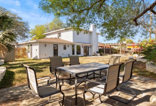 Near SeaWorld • Game Room • Pool Table & Foosball