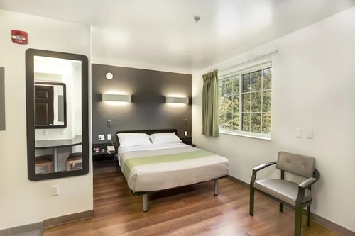 Cozy Suite Near Exit 9