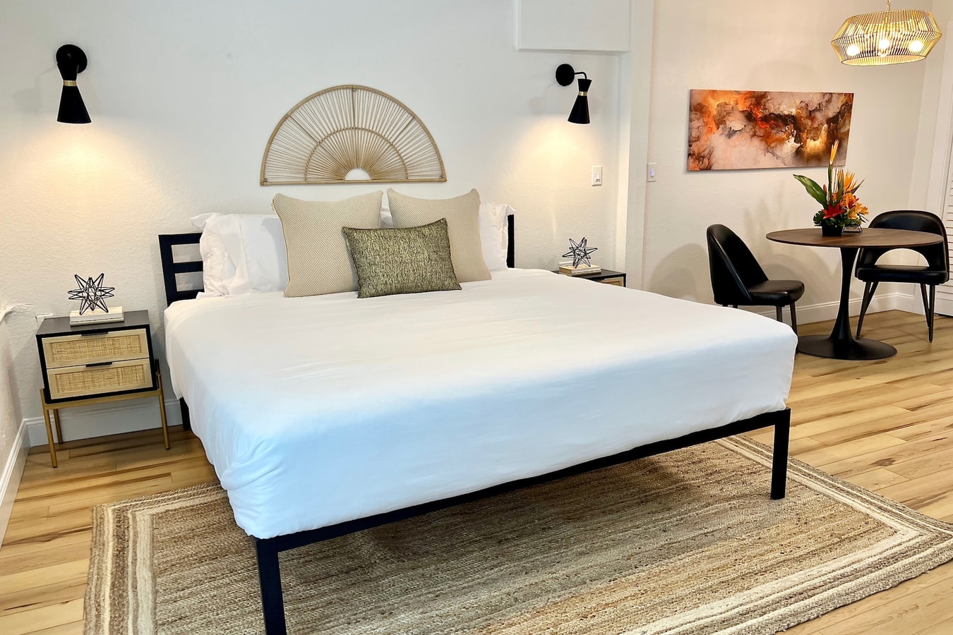 Lakeside Retreat: Studio Suite