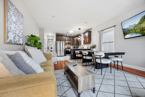 3 BR • Full Kitchen • Sleeps 8