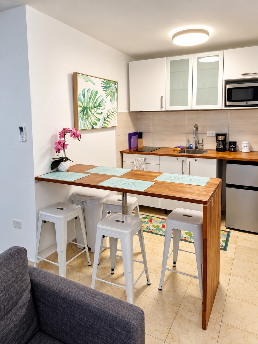 Walk to Beach, Pool + Gym Access & Balcony · 3