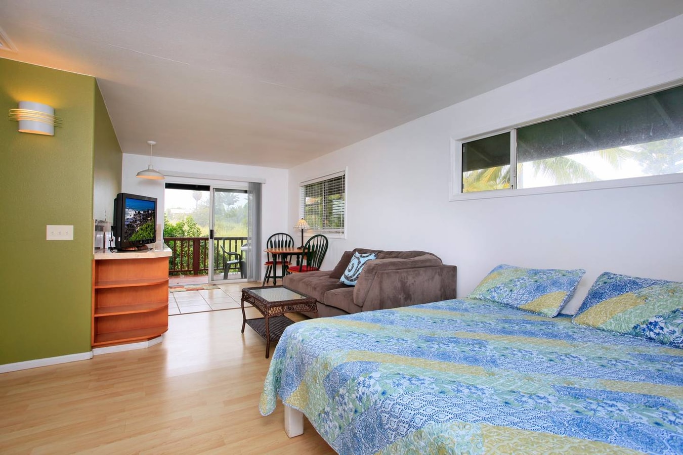 Two Balconies & Kitchenette + Parking