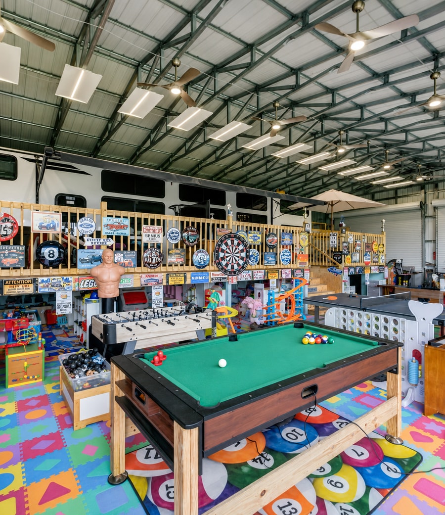 Game Room, Indoor Glamping & Fire Pit + BBQ Grill