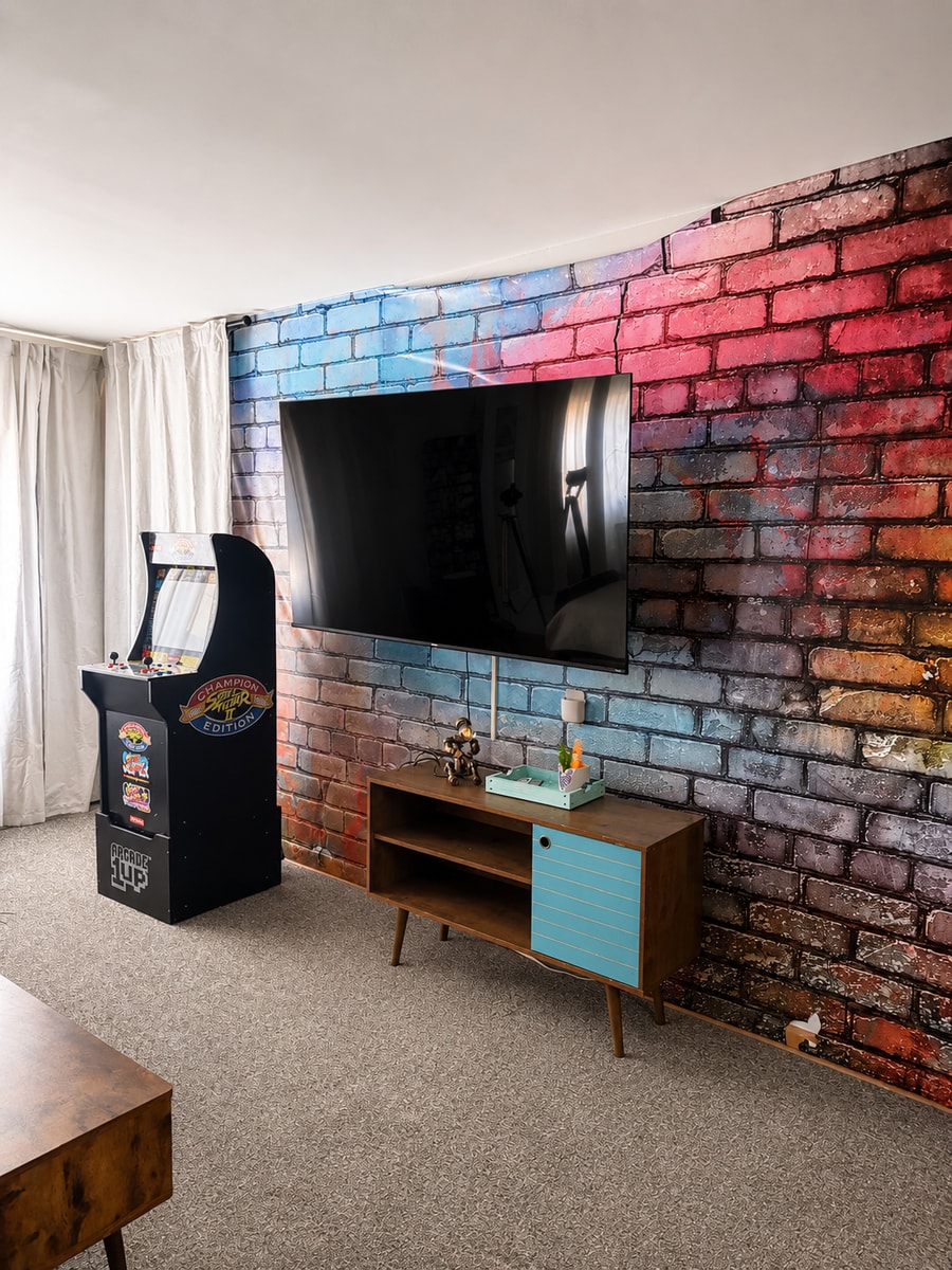 90s Condo, King Bed & 65” Smart TV