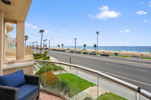 Beachfront 3BR Oasis with Stunning Views