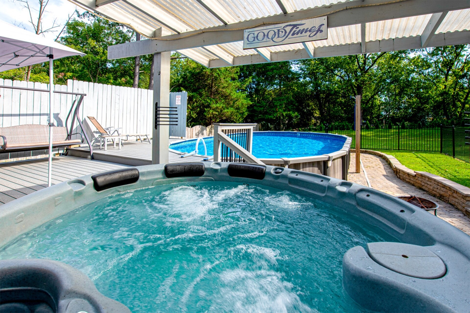Charming Escape With Pool And Theater - Delightful Family Haven - Charlotte, NC