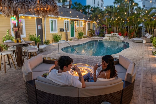 Steps to Beach, Heated Pool, Boutique Queen Studio