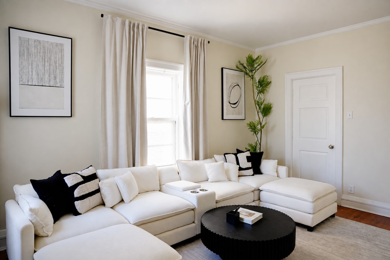 Walk to the Beach & Private Office