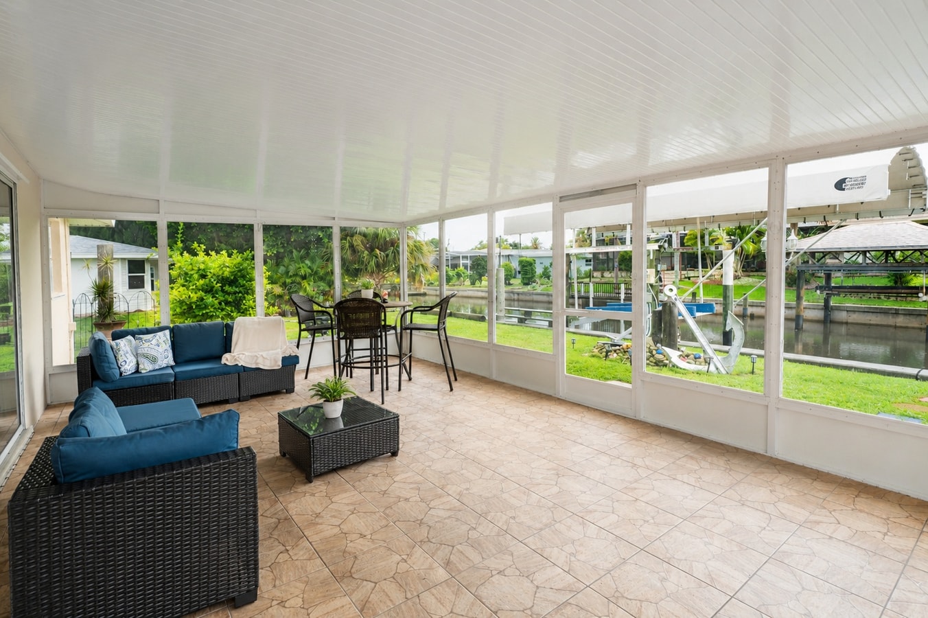 Screened Lanai, Private Dock, Fire Pit & Grill · 3