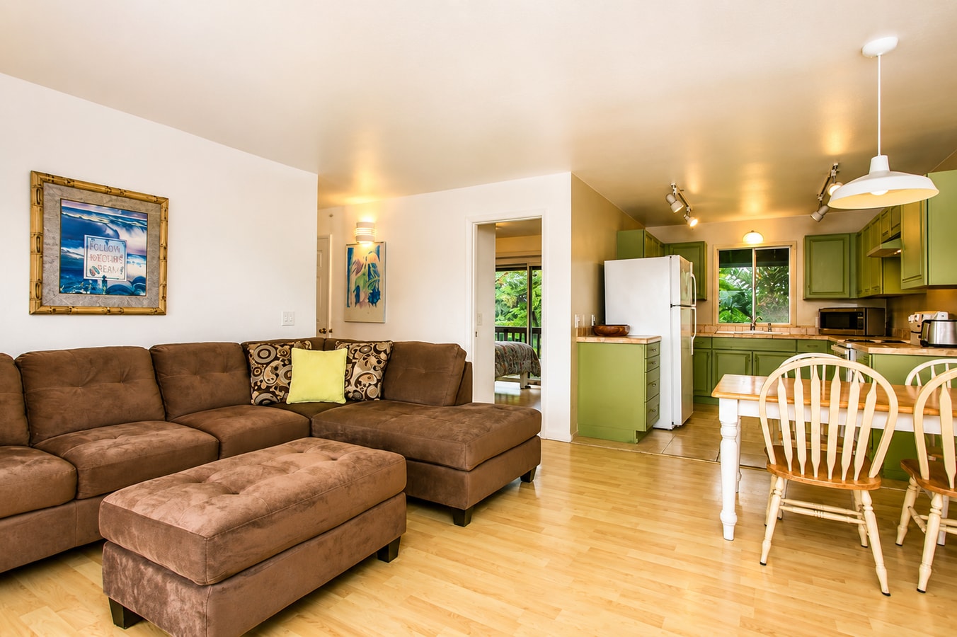 Two Balconies & Full Kitchen + Parking