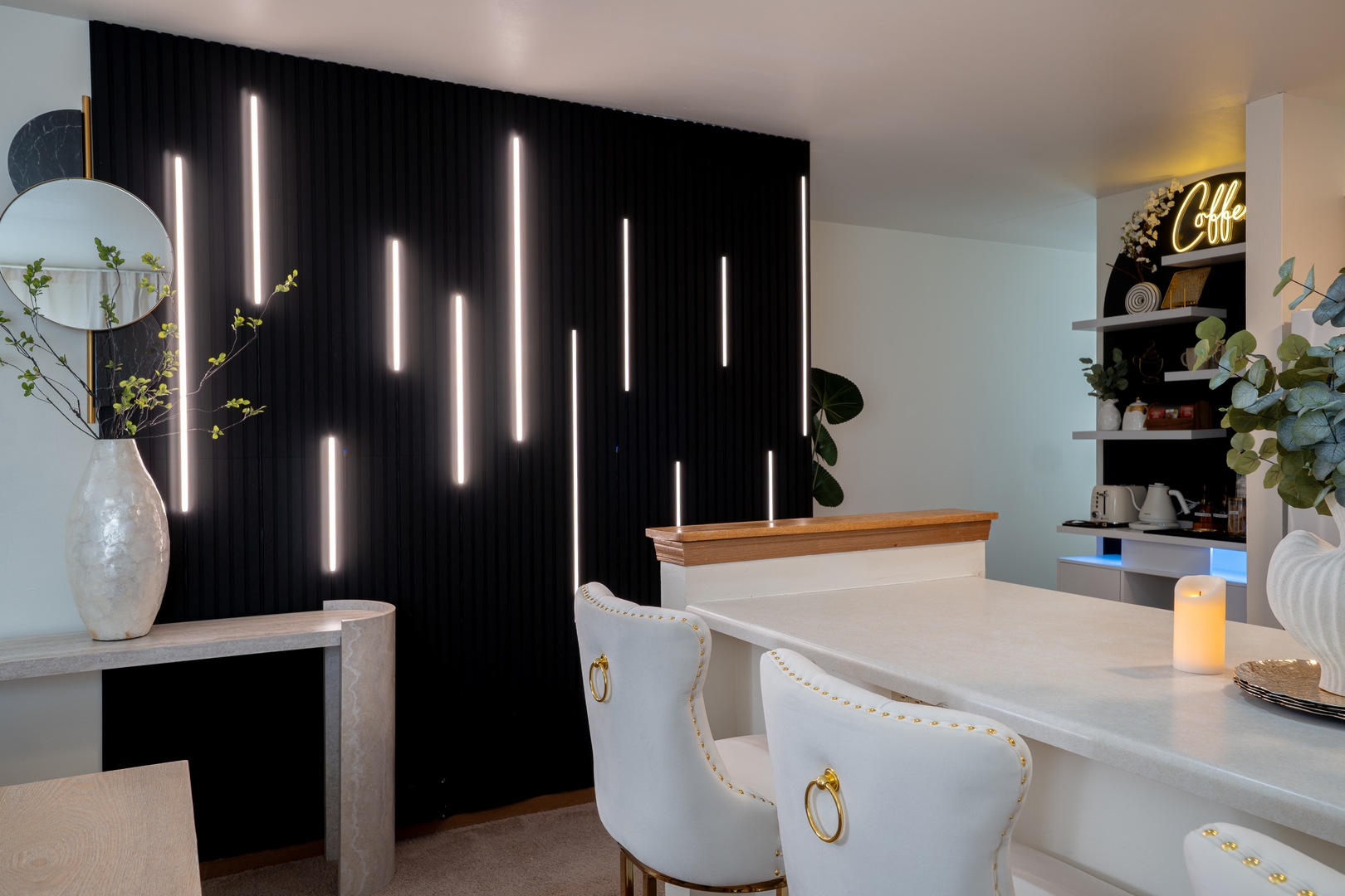 Modern 4br Retreat W/ Workspace + Coffee Bar - Milwaukee, WI
