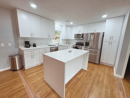 Family Home near Airport & Downtown