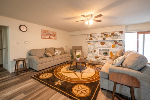 Casa Grande Central 4BR Retreat 8 min ATT Stadium