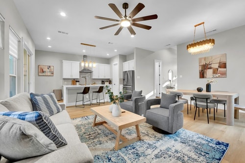 Cozy & Modern 4BR Home, near downtown Dallas