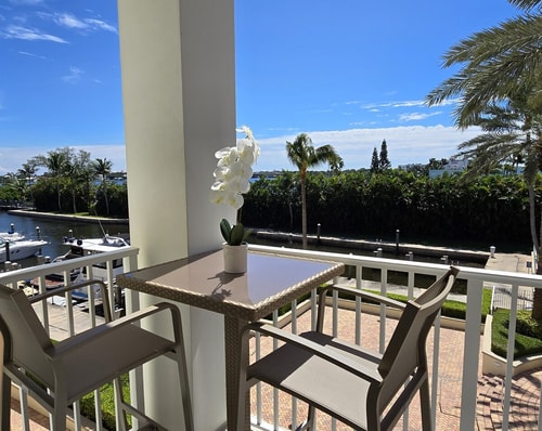 One-Bedroom Tranquil Refuge with Marina Views!