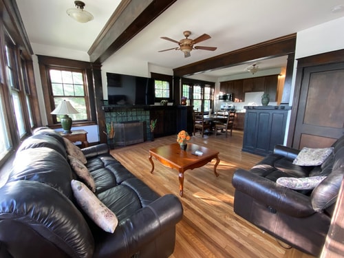 Luxury Point Breeze with Off-street Parking