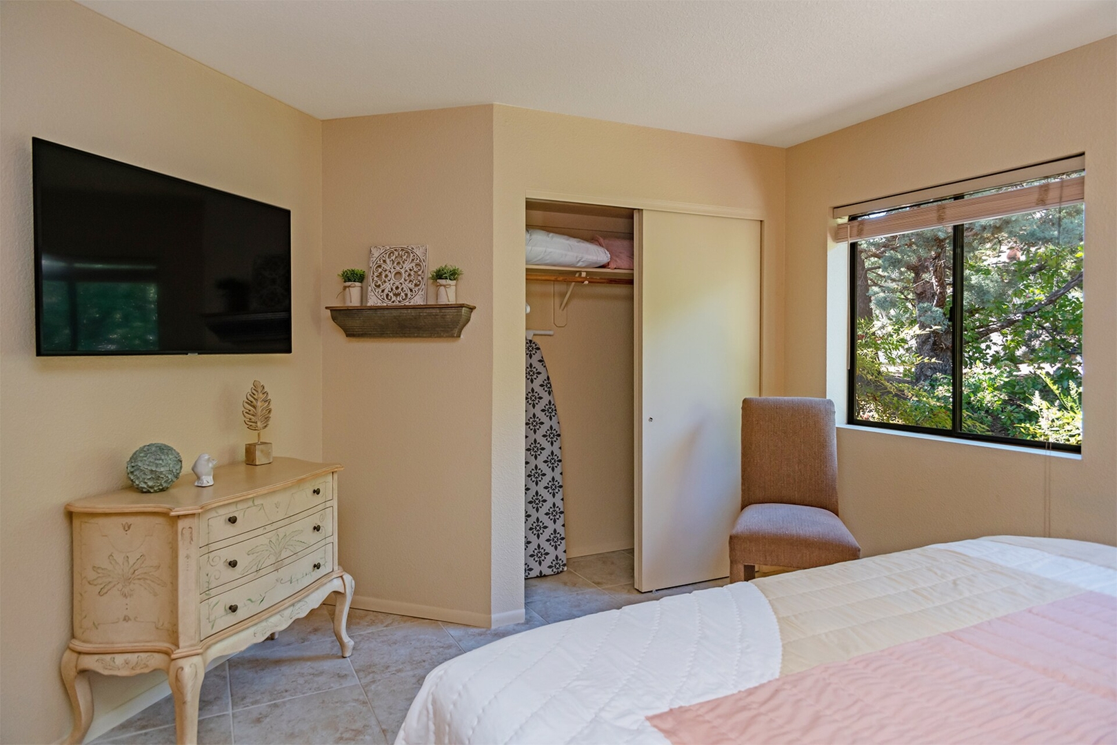 Unit A - Yellow Finch @ Uptown View Villas 12 Vista Ridge Sedona