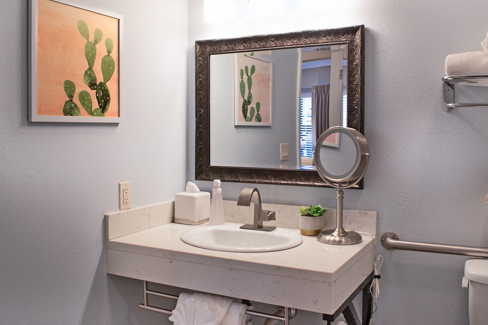 Sedona Uptown Suites - 102 Manzanita Junior Suite 8 Vista Ridge Sedona