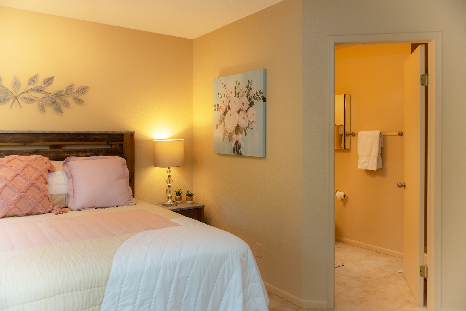 Unit A - Yellow Finch @ Uptown View Villas 13 Vista Ridge Sedona