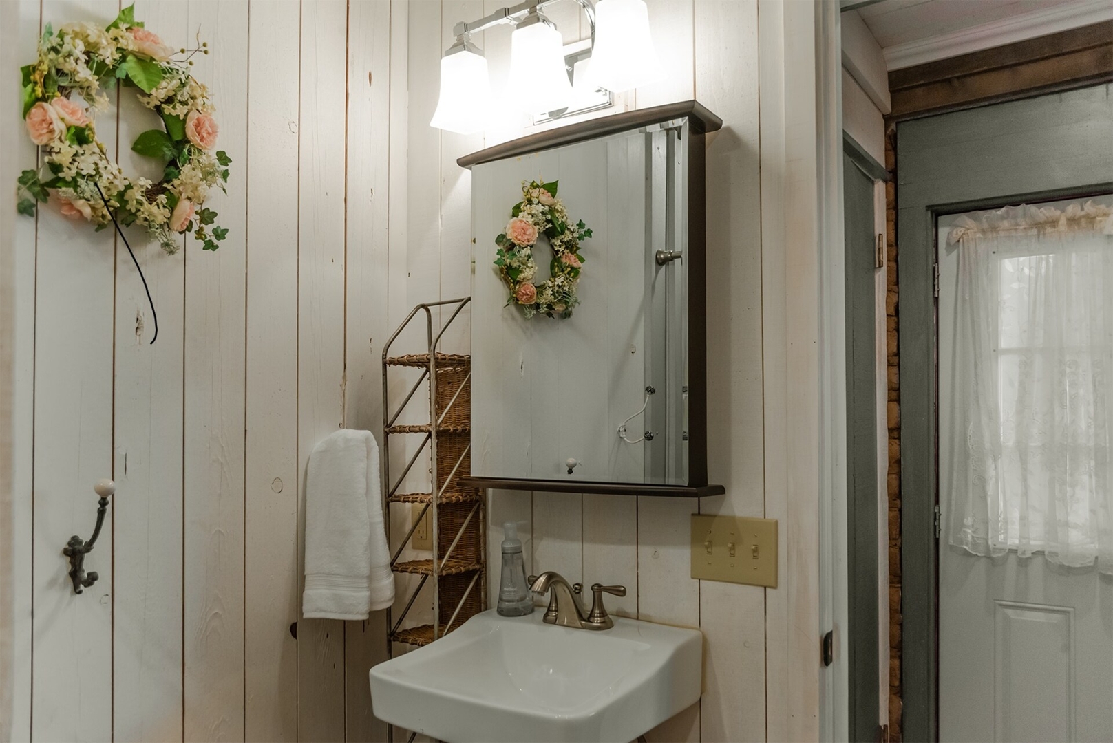 385 Uptown Artist Cottage 23 Vista Ridge Sedona