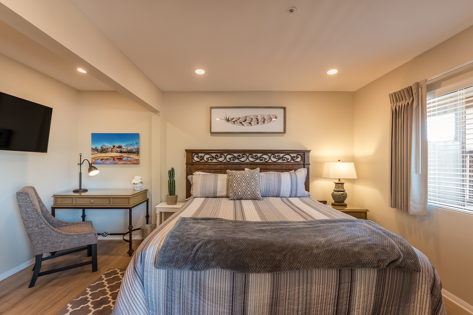Sedona Uptown Suites - 101 The Saguaro Junior Suite 3 Vista Ridge Sedona