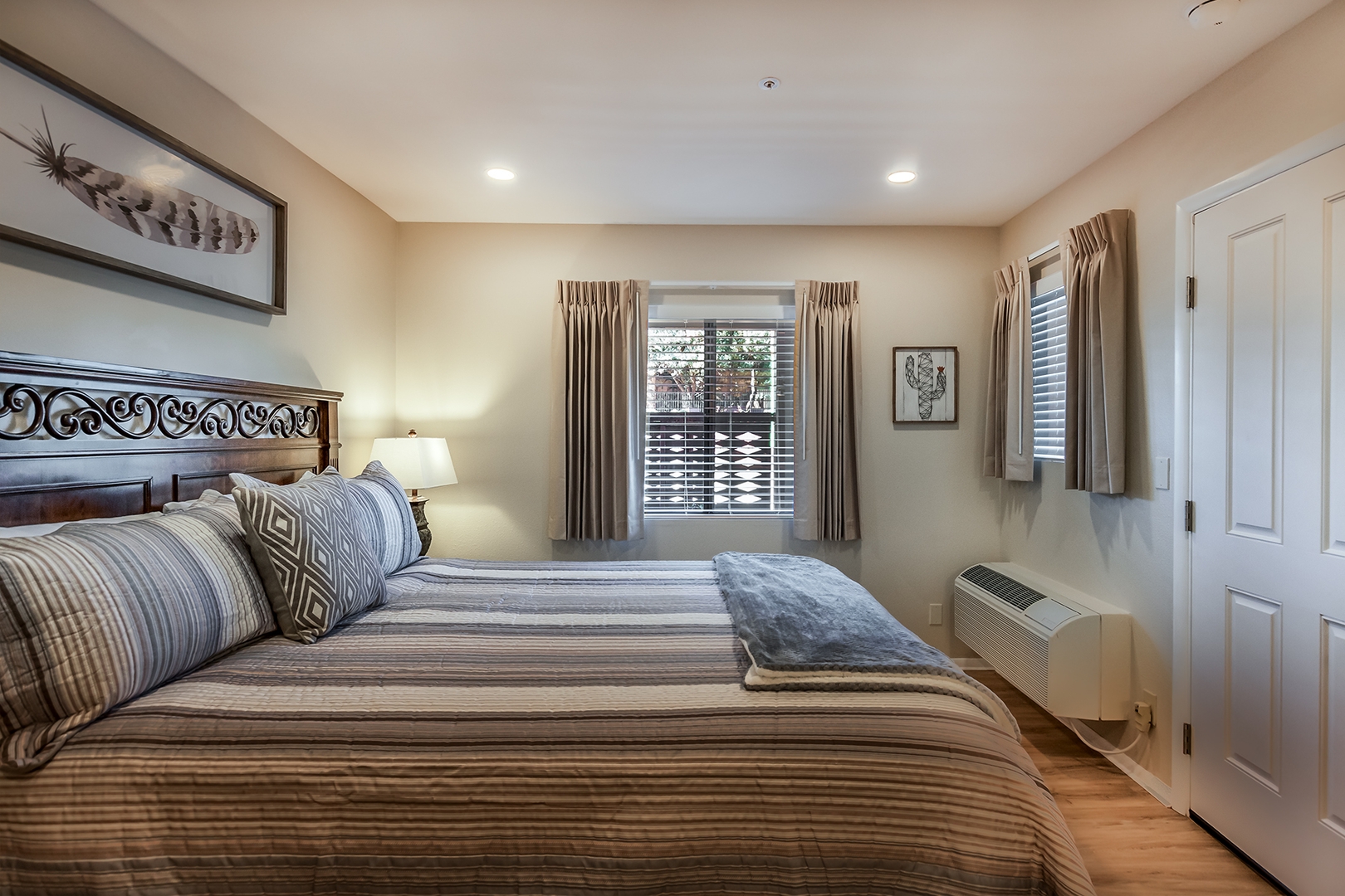 Sedona Uptown Suites - 101 The Saguaro Junior Suite 6 Vista Ridge Sedona