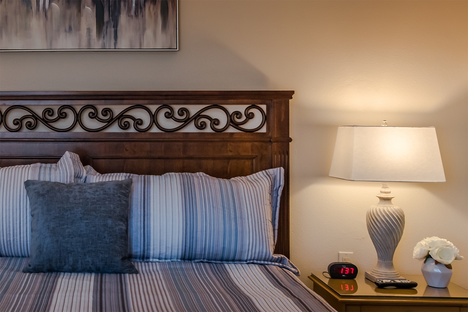 Sedona Uptown Suites 105 - Desert Marigold Junior Suite 5 Vista Ridge Sedona