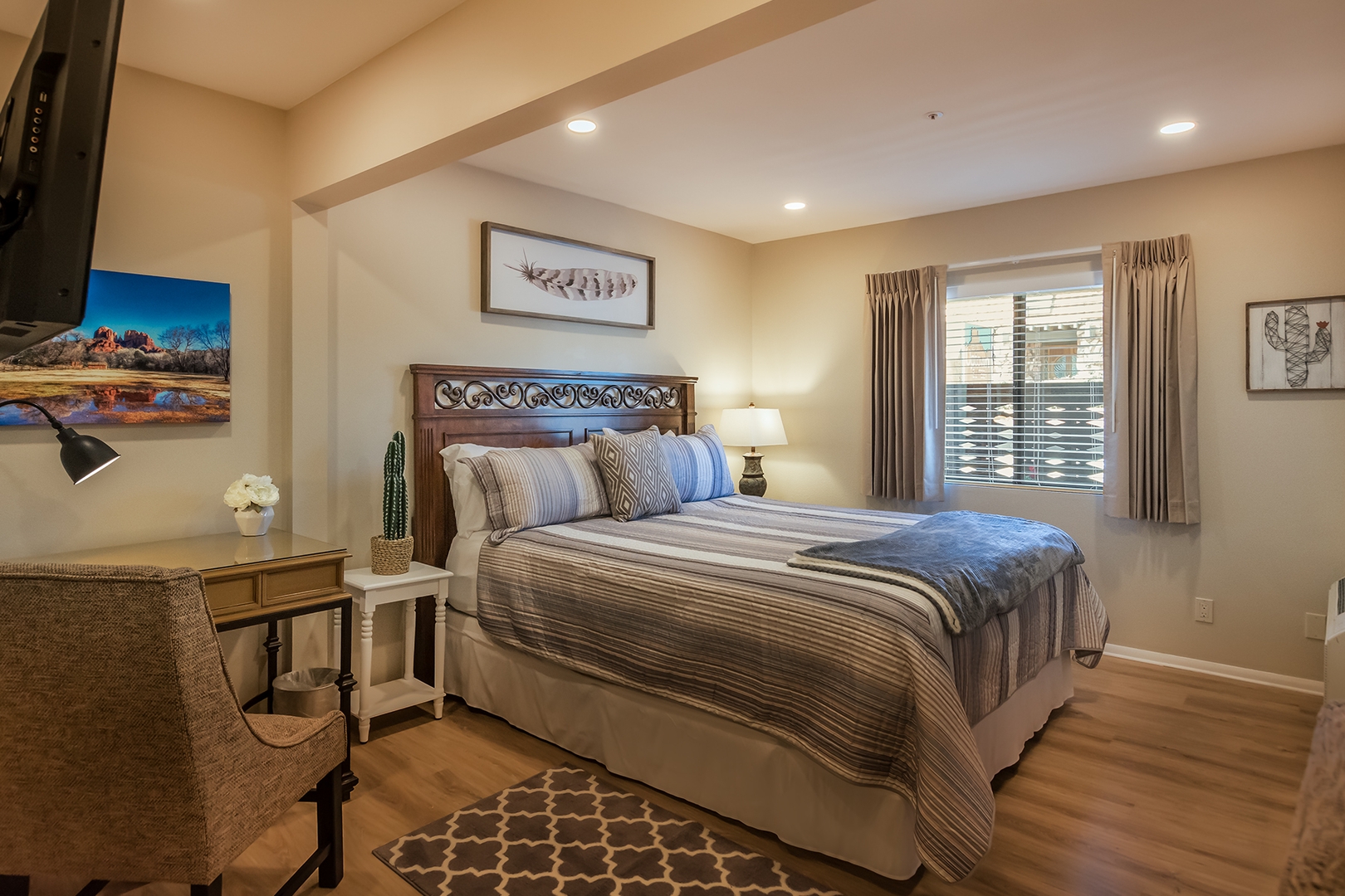 Sedona Uptown Suites - 101 The Saguaro Junior Suite 2 Vista Ridge Sedona