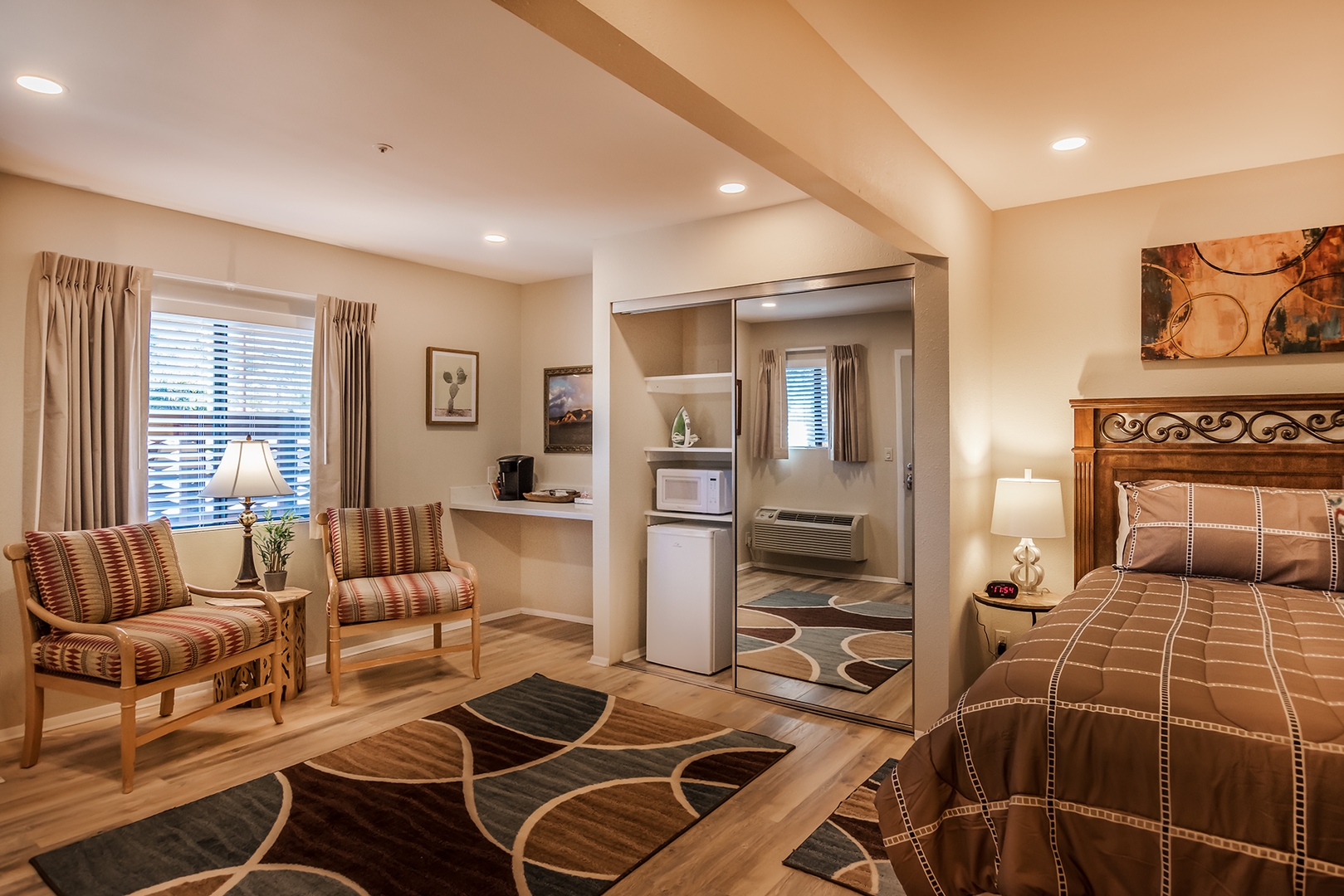 Sedona Uptown Suites - 102 Manzanita Junior Suite 2 Vista Ridge Sedona