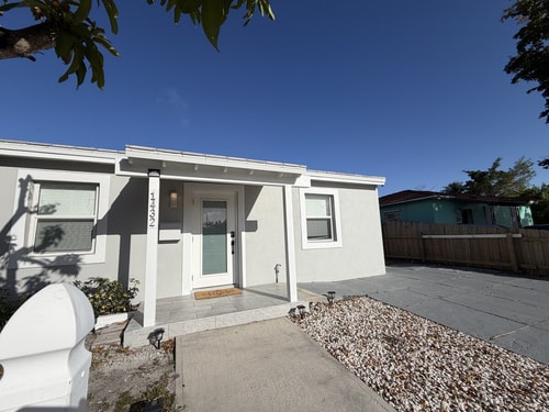 Cozy Coastal 2BR | Heart of Las Olas | 5 min to DT