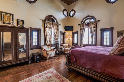 Swan No. 2 at Eastburn Inn