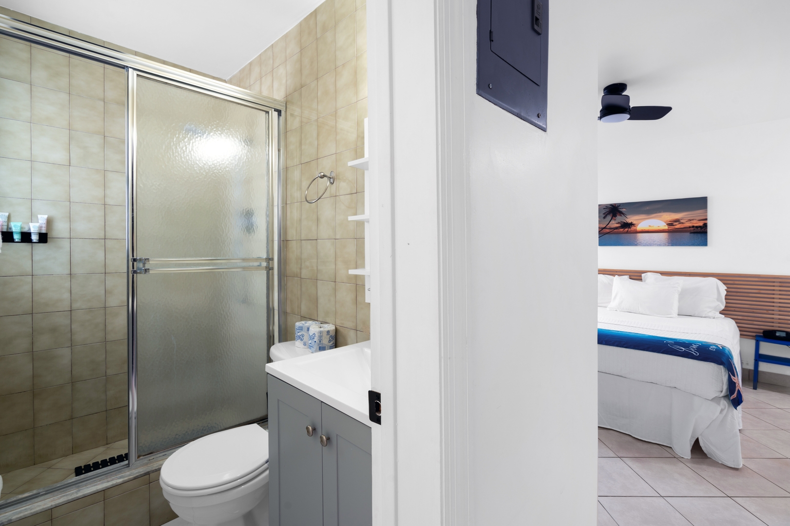 1BR SUITE | 2 QUEENS + KITCHEN + 2 BATHS 24 Hollywood Sunrise Hotel