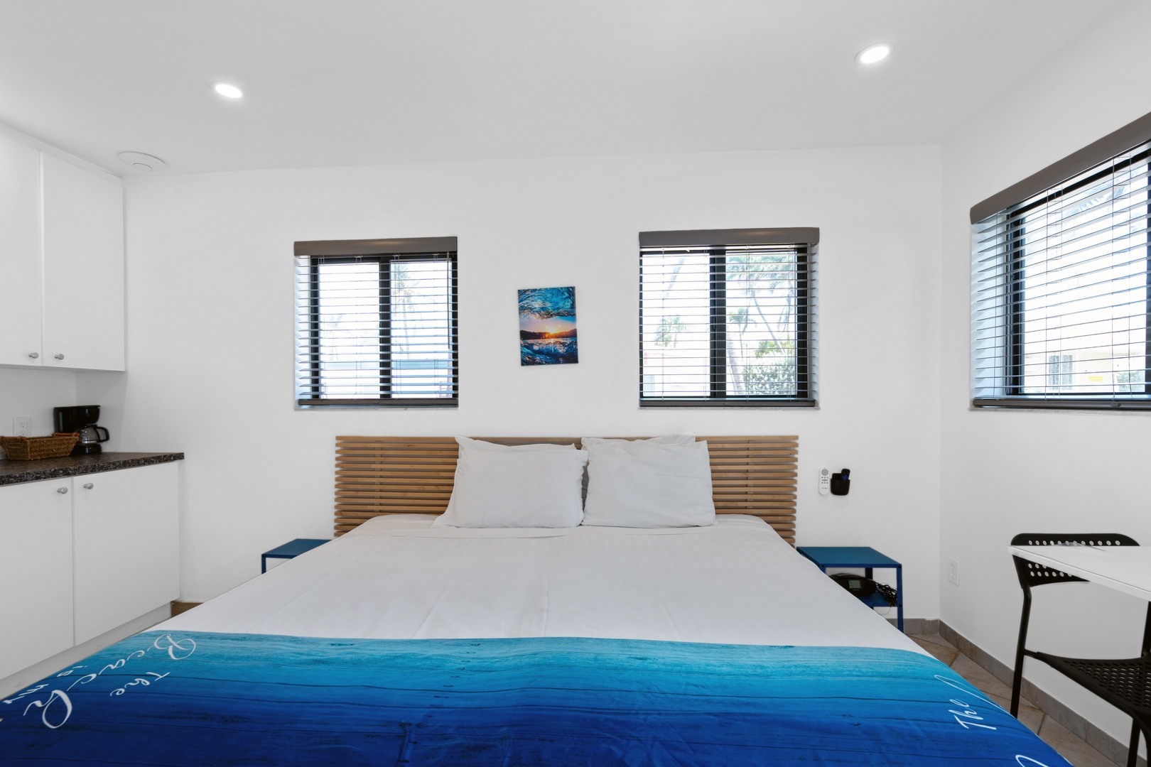 COZY QUEEN STUDIO + KITCHENETTE | WALKABLE 3 Hollywood Sunrise Hotel