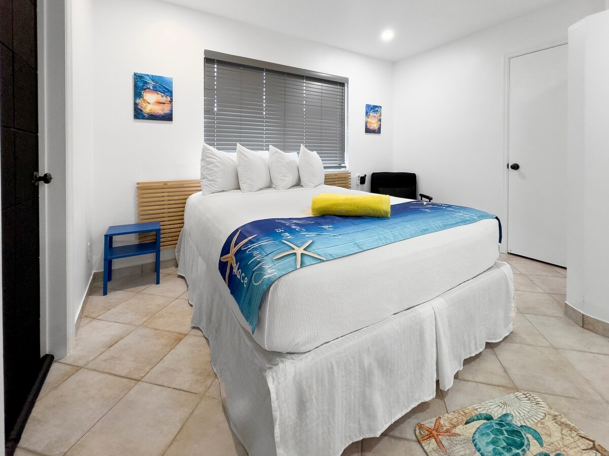 1BR SUITE | 2 QUEENS + KITCHEN + 2 BATHS 1 Hollywood Sunrise Hotel