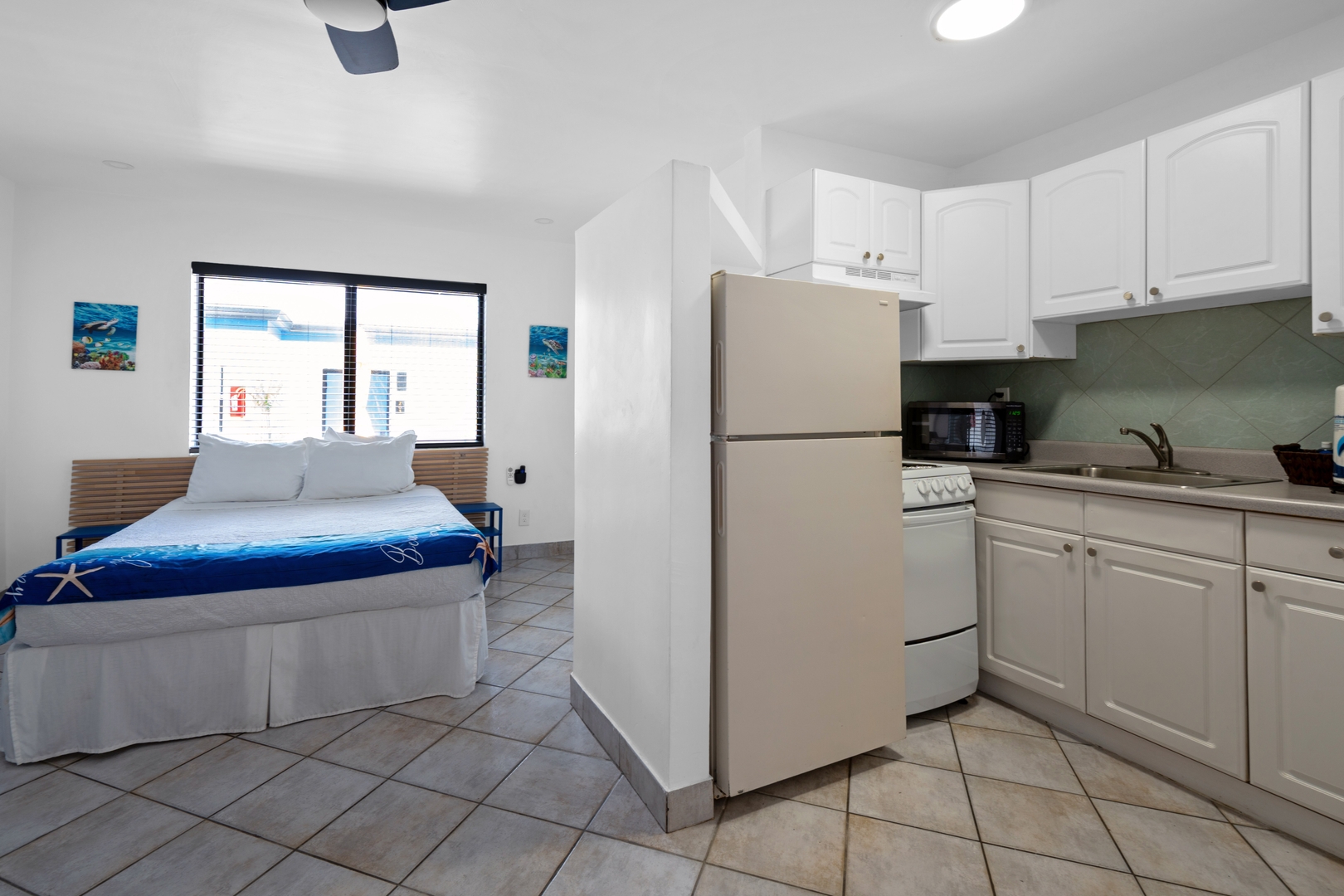BRIGHT QUEEN STUDIO + KITCHEN | QUIET 4 Hollywood Sunrise Hotel