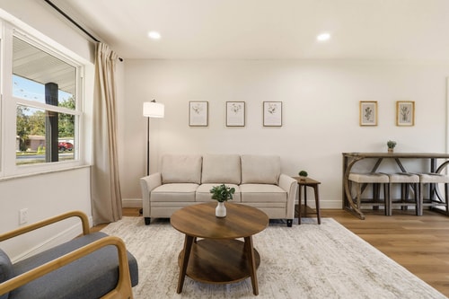 Modern 4BR Retreat | Near Lakeland & Legoland