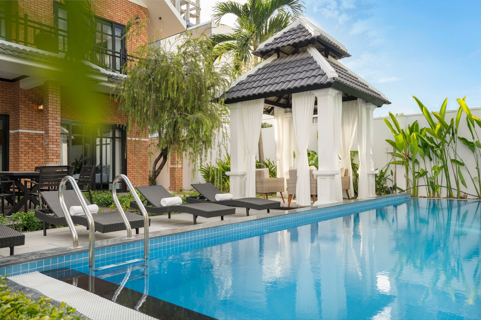 Dong Duong Villa — property photo 1