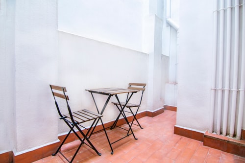 Lovely and modern apartment in Downtown 5 VLC Host