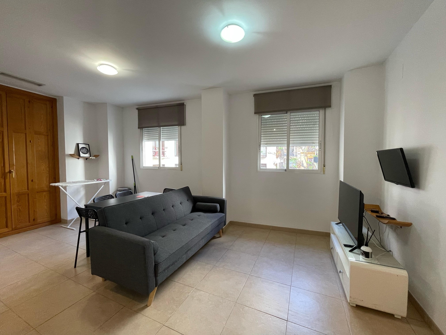 VLC HOST - Poeta Llombart 3 14 VLC Host