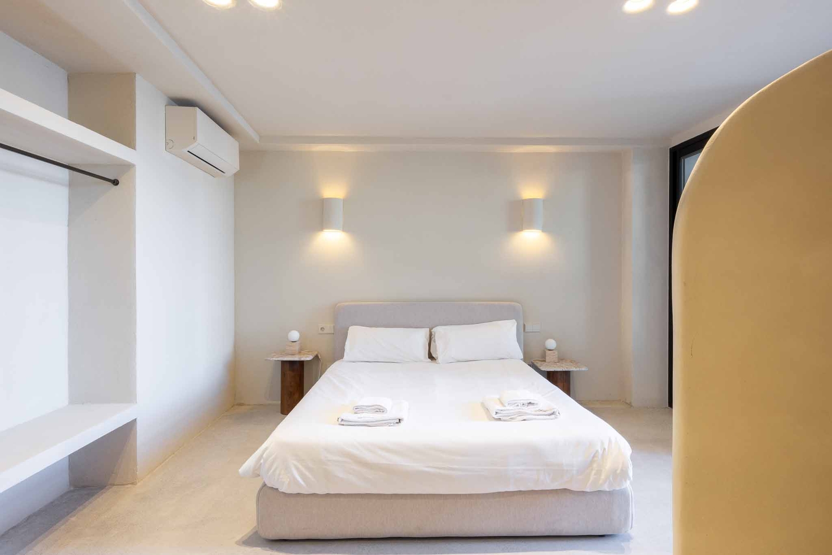 VLC Host - Reina 166 B 11 VLC Host