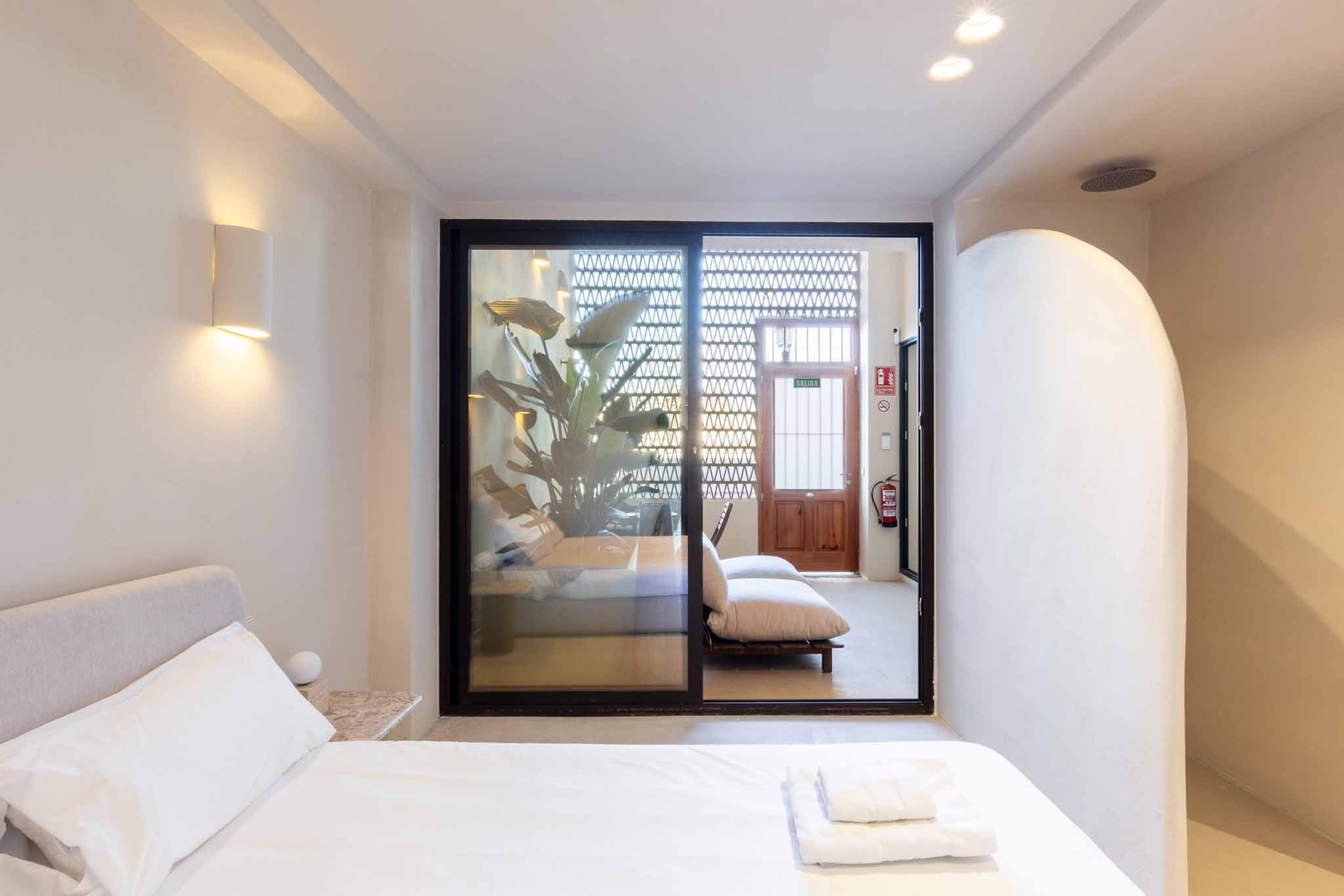 VLC Host - Reina 166 B 12 VLC Host