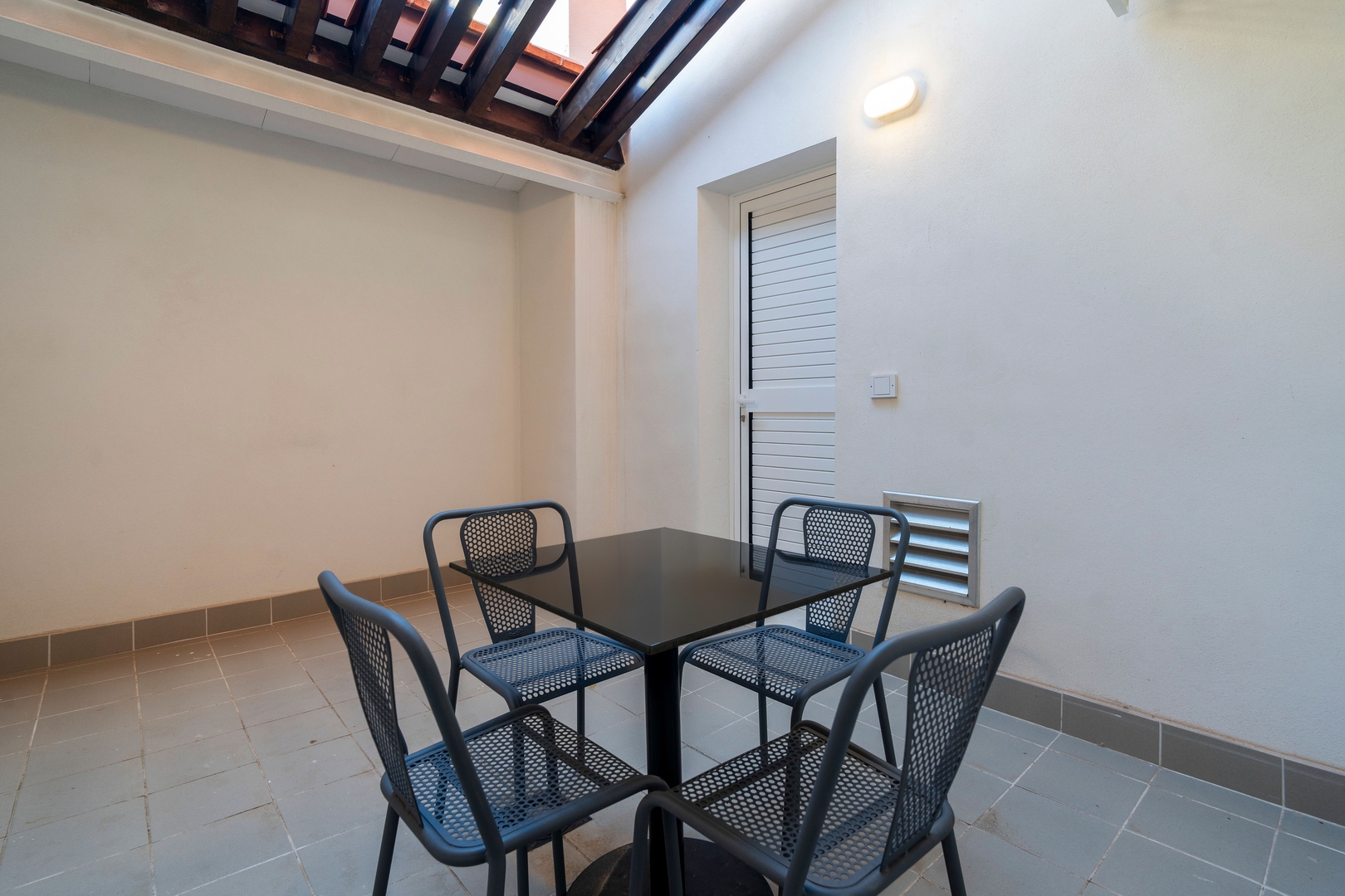 VLC HOST - Reina 168 Duplex 16 36 VLC Host