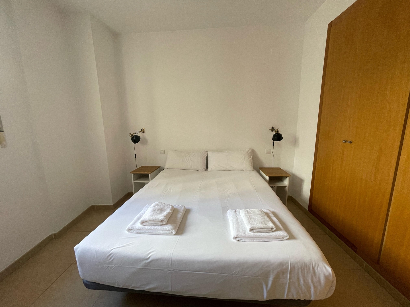 VLC HOST - Poeta Llombart 3 25 VLC Host