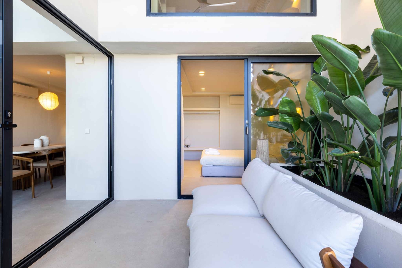 VLC Host - Reina 166 B 32 VLC Host