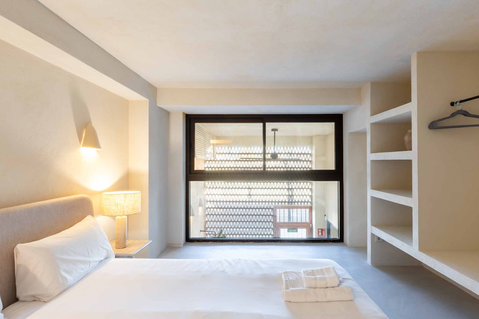 VLC Host - Reina 166 B 29 VLC Host