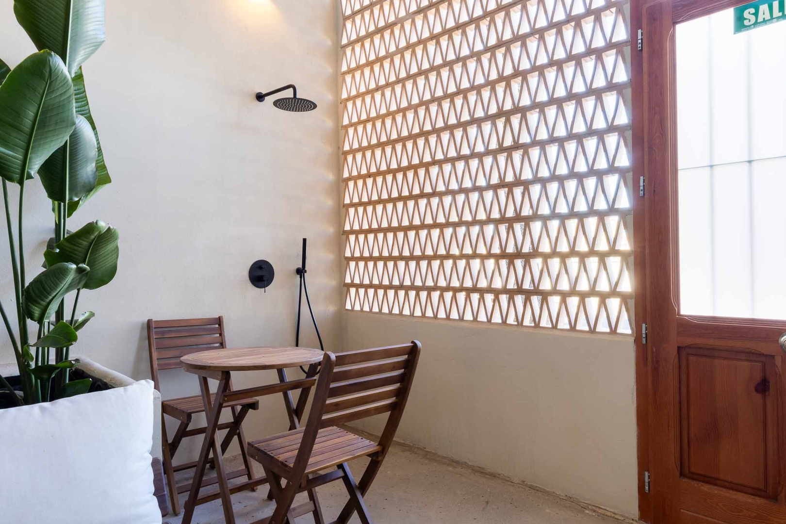 VLC Host - Reina 166 B 34 VLC Host