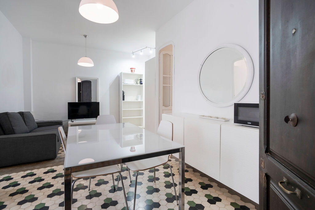 VLC Host - Erudito Orellana 33 VLC Host