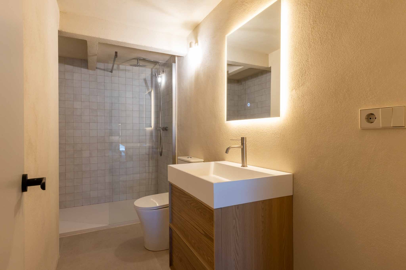 VLC Host - Reina 166 B 28 VLC Host